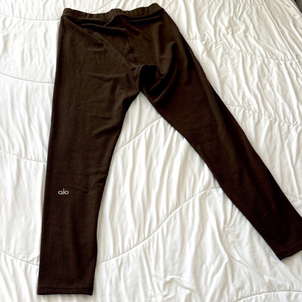 ALO Yoga Dark Brown Ribbed Leggings